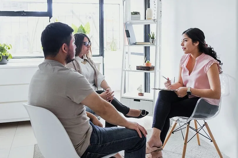 While it is true that zeroing in on the right therapist in India can be challenging, but Kasturi Mahnata recommends being patient and keeping at it. Image: Getty 