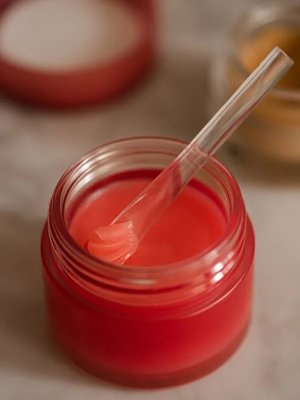 A lip balm applicator that glides on easily makes it convenient to reapply as needed. Image: Unsplash 