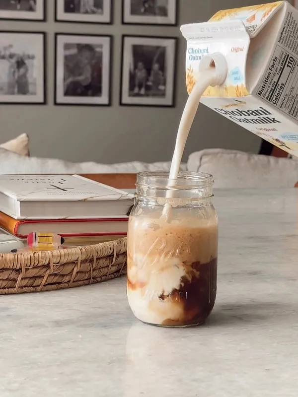 Opt for healthy drinks if you do not have time to make an elaborate meal. Image: Kenzi Collins 