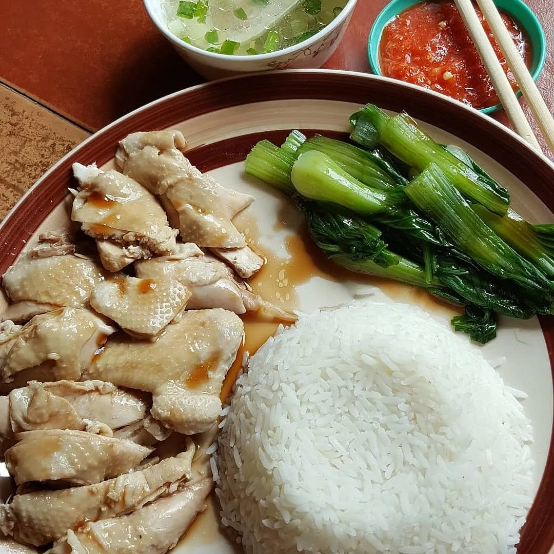 The newness of Malay cuisine comes from lemongrass and the unmistakable umami-ness of shrimp paste. Image: Instagram.com/bungarayamalaysianfoodblr 