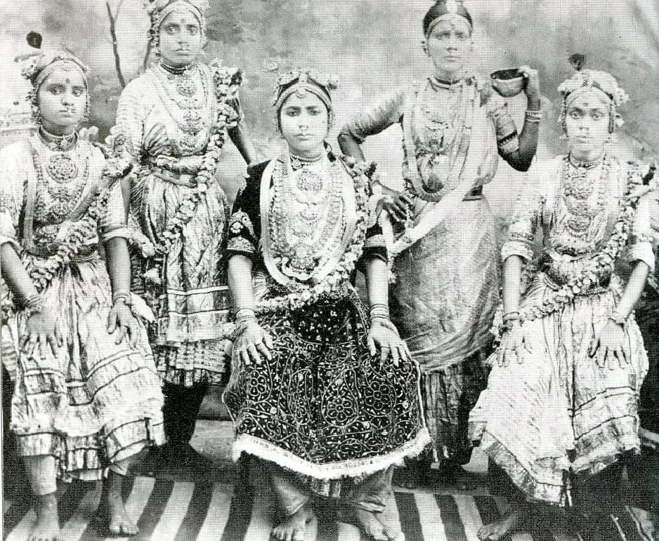 The history of Bharatanatyam can be traced back nearly 5,000 years ago. Its descriptions are said to be found in Bharata Muni’s Natya Shastra. Image: sangeethas.wordpress.com 