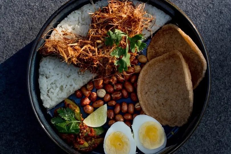 You will find nasi goreng, nasi lemak, a Penang-style salmon curry with Malaysian rice, and laksa nyonya. Image: Instagram.com/shisoindia 