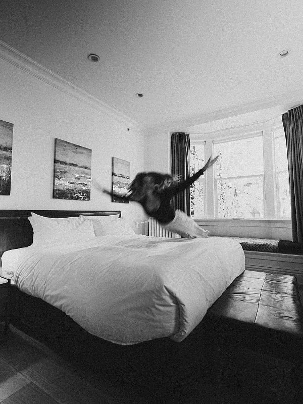 Choosing to live solo offers a quiet rebellion against the notion that one’s identity is defined by relationships. Image: Unsplash  