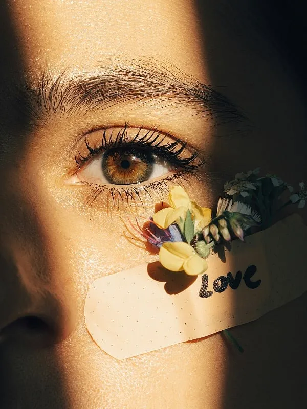 For some, being by themselves carries more meaning than being in a relationship—a conscious assertion of autonomy, different from the loneliness caused by a lack of connection. Image: Unsplash 