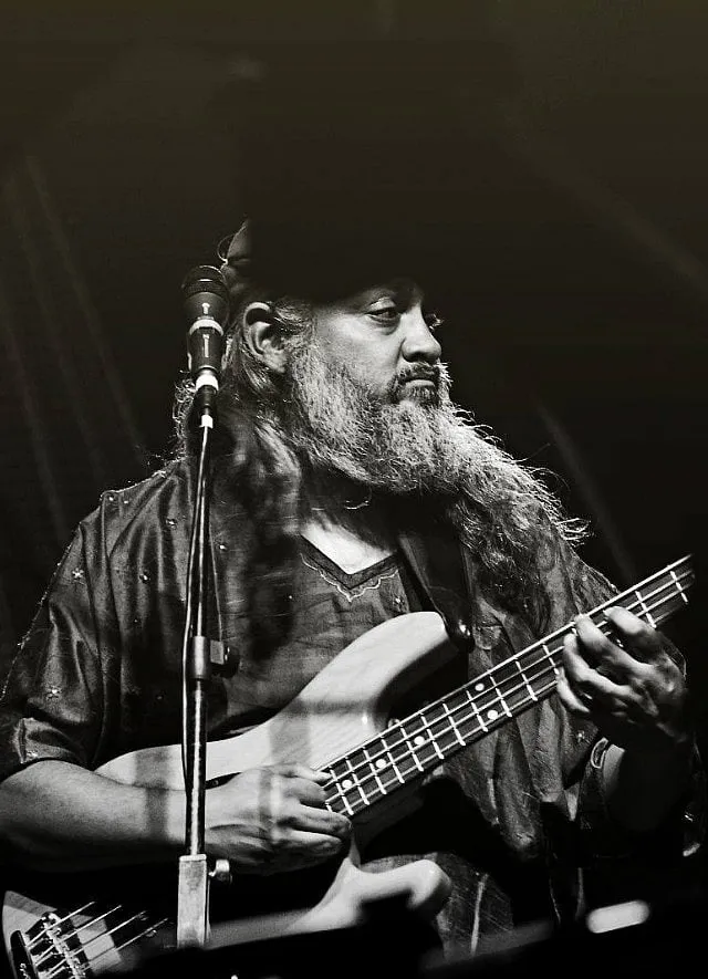 Musician Rahul Ram says everything can be conveyed allegorically. He takes no names as he sings: ‘let me tell you a story about a land where they made all the money invalid overnight.’ Image: Rituparna Chaudhary  Rituparna Chaudhary