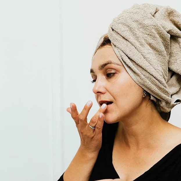 Removing the dead skin barrier can help balms, serums, and other hydrating treatments can penetrate deeply. Image: Pexels 