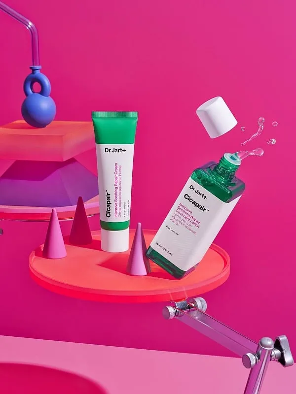 This essence-textured hydrating toner features Centella Asiatica, allantoin, panthenol, madecassic acid, asiatic acid, and vitamin E. Image: Instagram.com/drjart_kr 