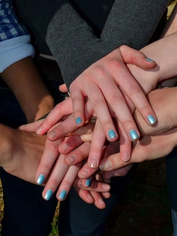 If you notice persistent issues such as excessive brittleness, pain, or infections, it’s important to consult a professional. Image: Unsplash 