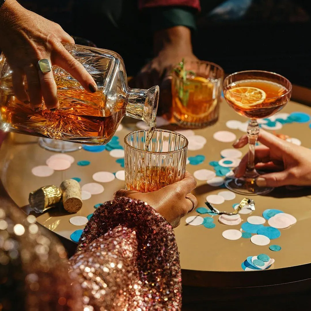In the era of Reels and Instagram stories, presentation is everything. Theatrics work because Instagram demands it. A drink engulfed in smoke or topped with an oversized garnish isn’t just a beverage; it’s content that grabs eyeballs. Image: Pexels 