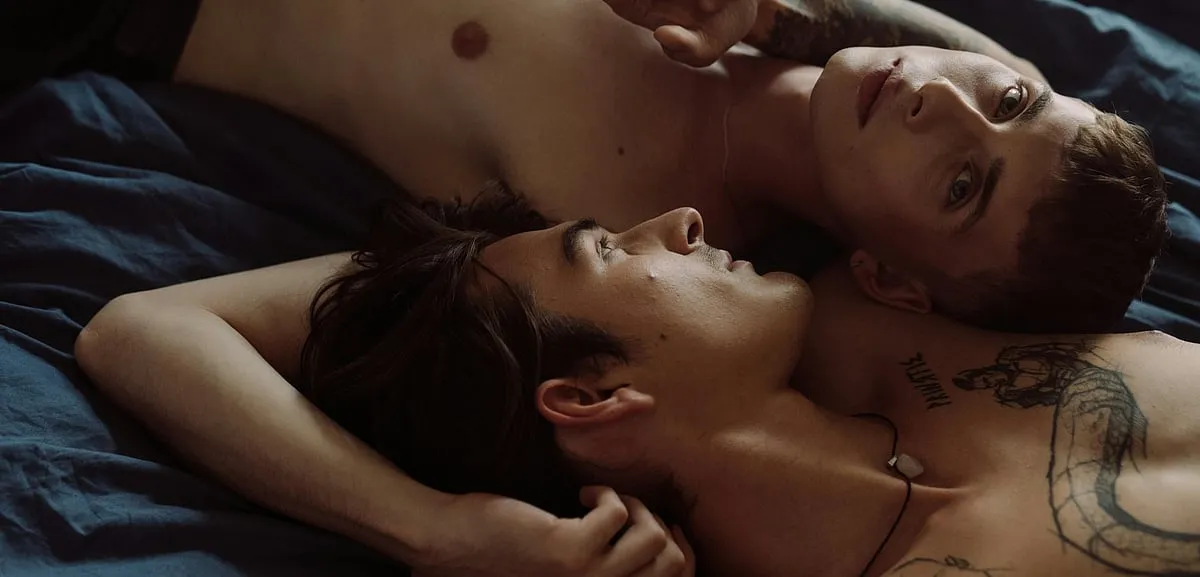 While QPRs aren’t new, they are often most chosen and visibly championed by asexual and aromantic individuals—people who have long questioned the assumption that life must be structured around a single grand romance. Image: Pexels 