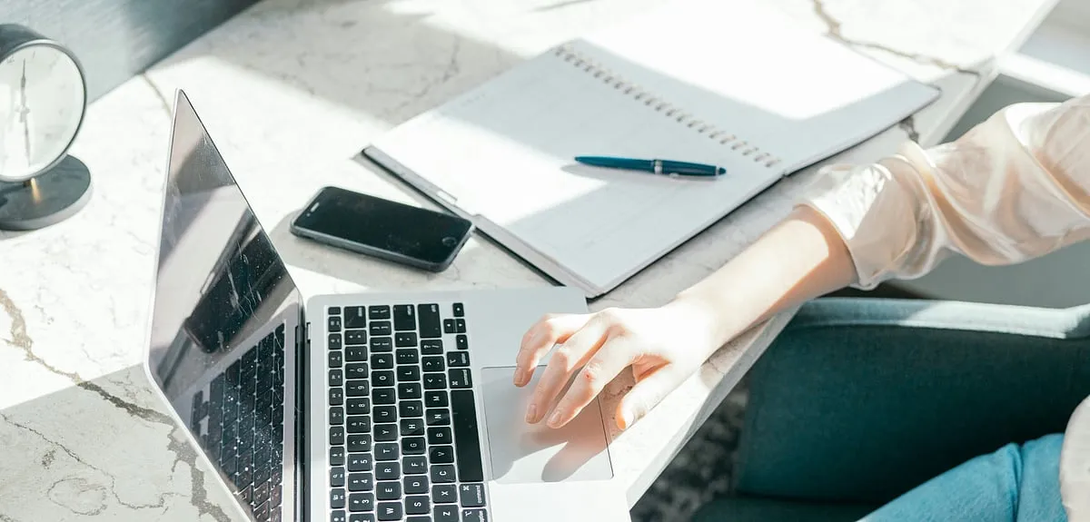 Instead of collecting connections as if they are Pokémon cards, focus on people who inspire you or who work in fields you’re passionate about. Image: Pexels 