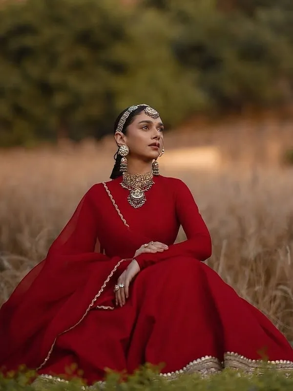 Aditi Rao Hydari's image from her wedding that took place recently. Image: Instagram.com/miteshrajani  