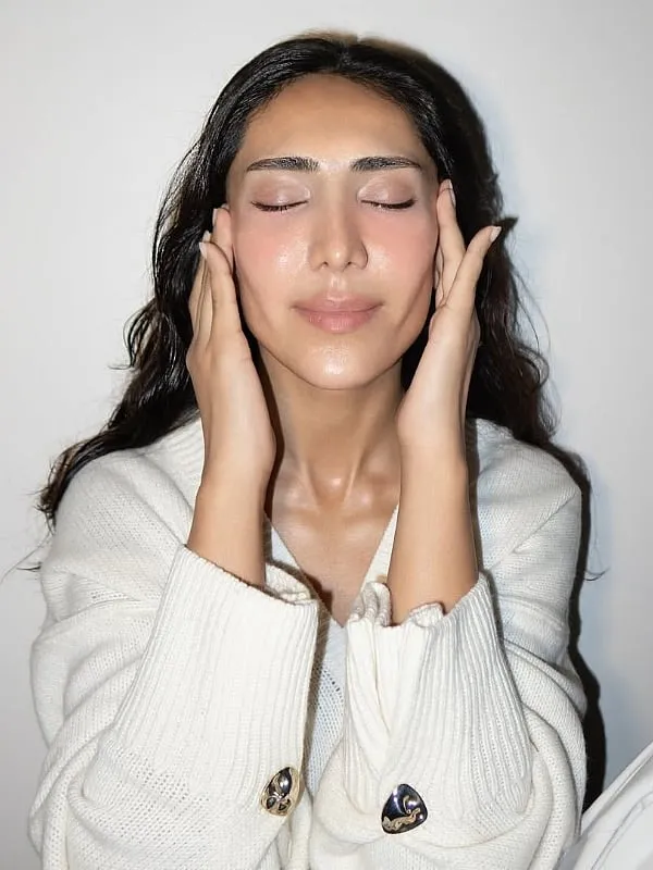 Glow- and hydration-boosting skincare with ingredients like saffron, rose, and turmeric are a hit in Dubai. Image: Instagram.com/foresestessentials  