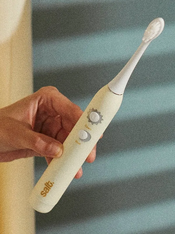Salt Oral Care's butter yellow-coloured electric toothbrush comes wrapped in sleek, Instagram-ready packaging. Image: Salt Oral Care 