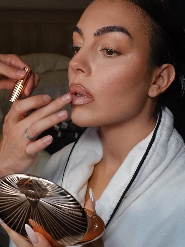 When a product blows up online—think Charlotte Tilbury's Pillow Talk lipstick—it’s rarely an accident. Image: Instagram.com/charlottetilbury  