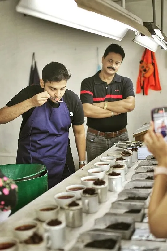 The way Indians consume chai today reflects the rhythms of modern life—from home-brewed masala chai to cutting chai on street corners to lattes in cafés. Image: Instagram.com/fearlessteaofficial 
