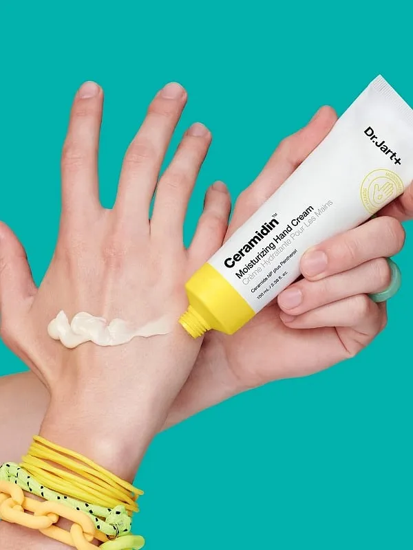 Beauty editors and dermatologists swear by this viral moisturiser. Image: Instagram.com/drjart_india 