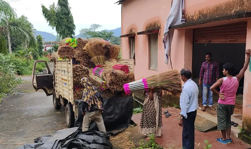 brooms-hill-tribal-odisha-transport-30stades