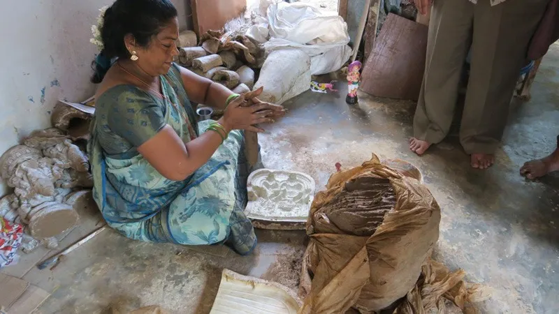 vilachery-dolls-madurai-artisan-making-30stades