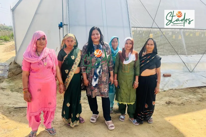 sona-mishra-hydroponics-staff-30stades