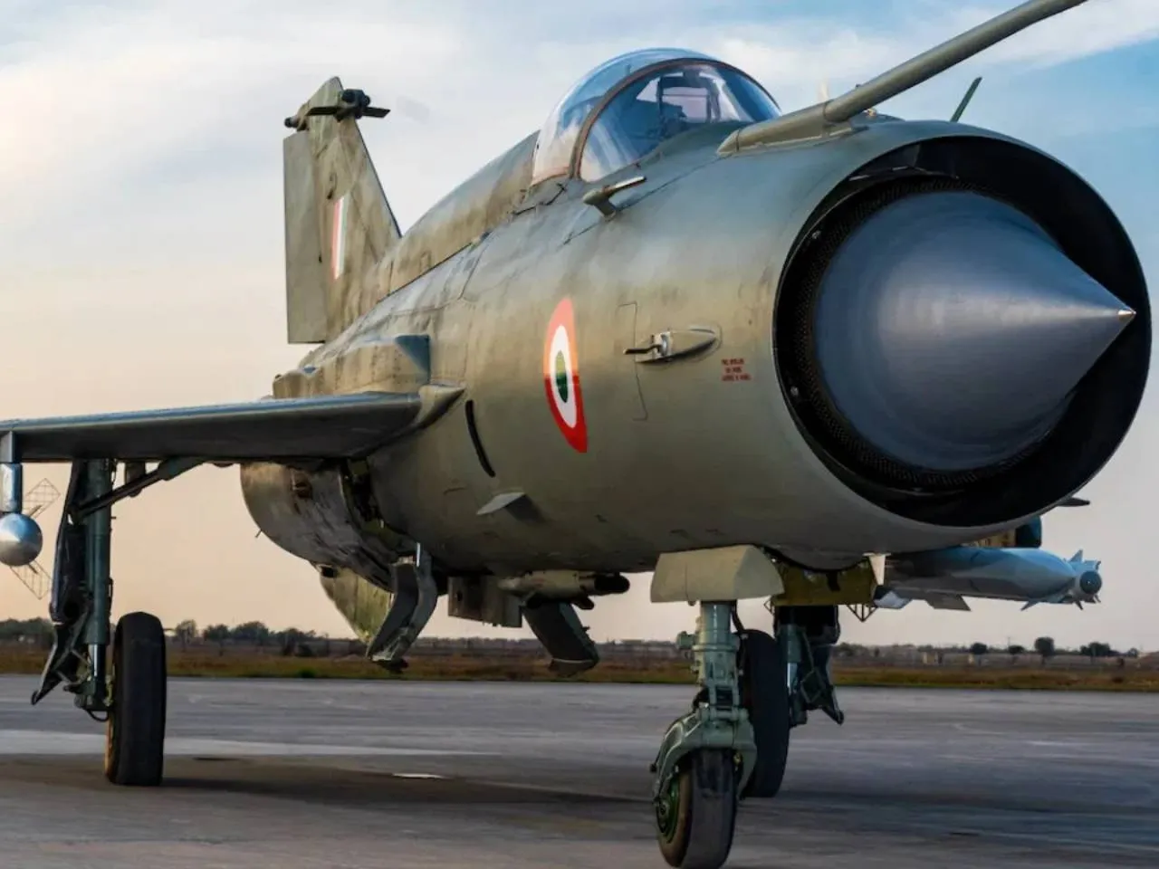 Fighter jet