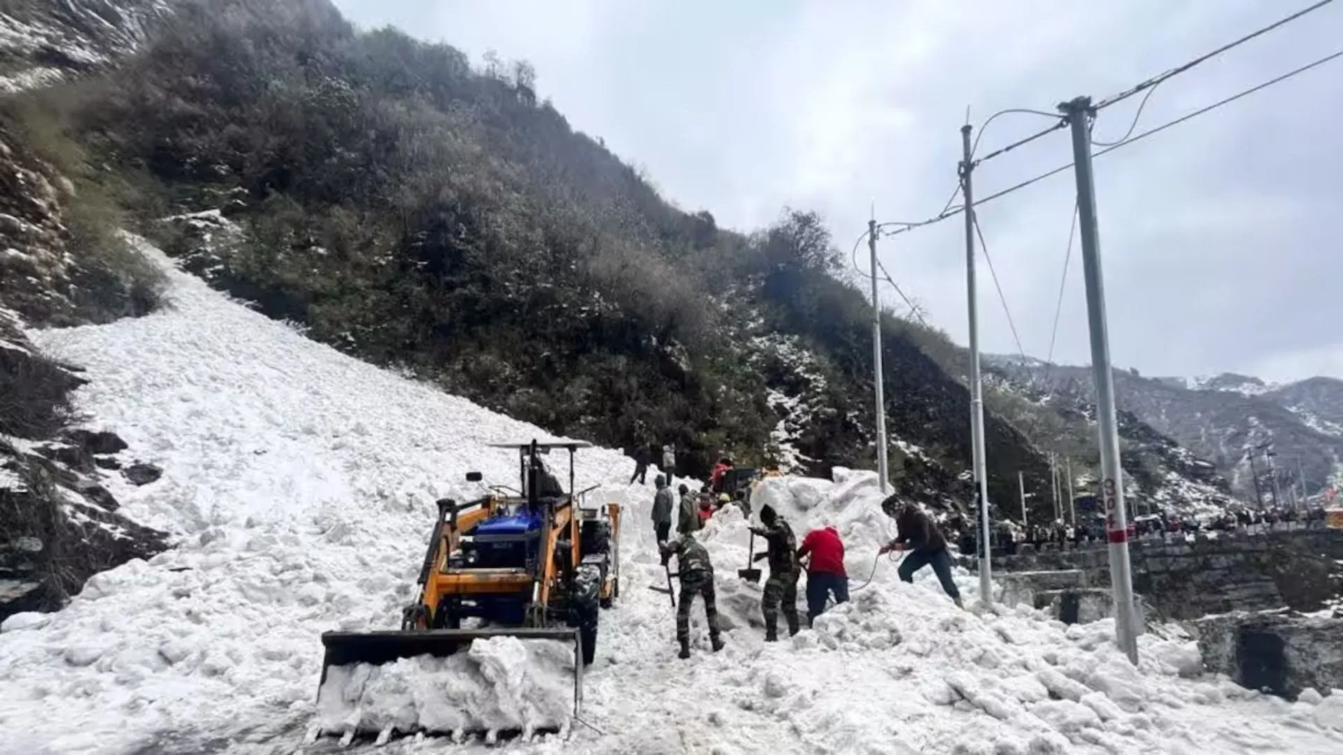 Avalanche-Buries-57-in-Uttarakhands-Chamoli-Rescue-Efforts-Underway