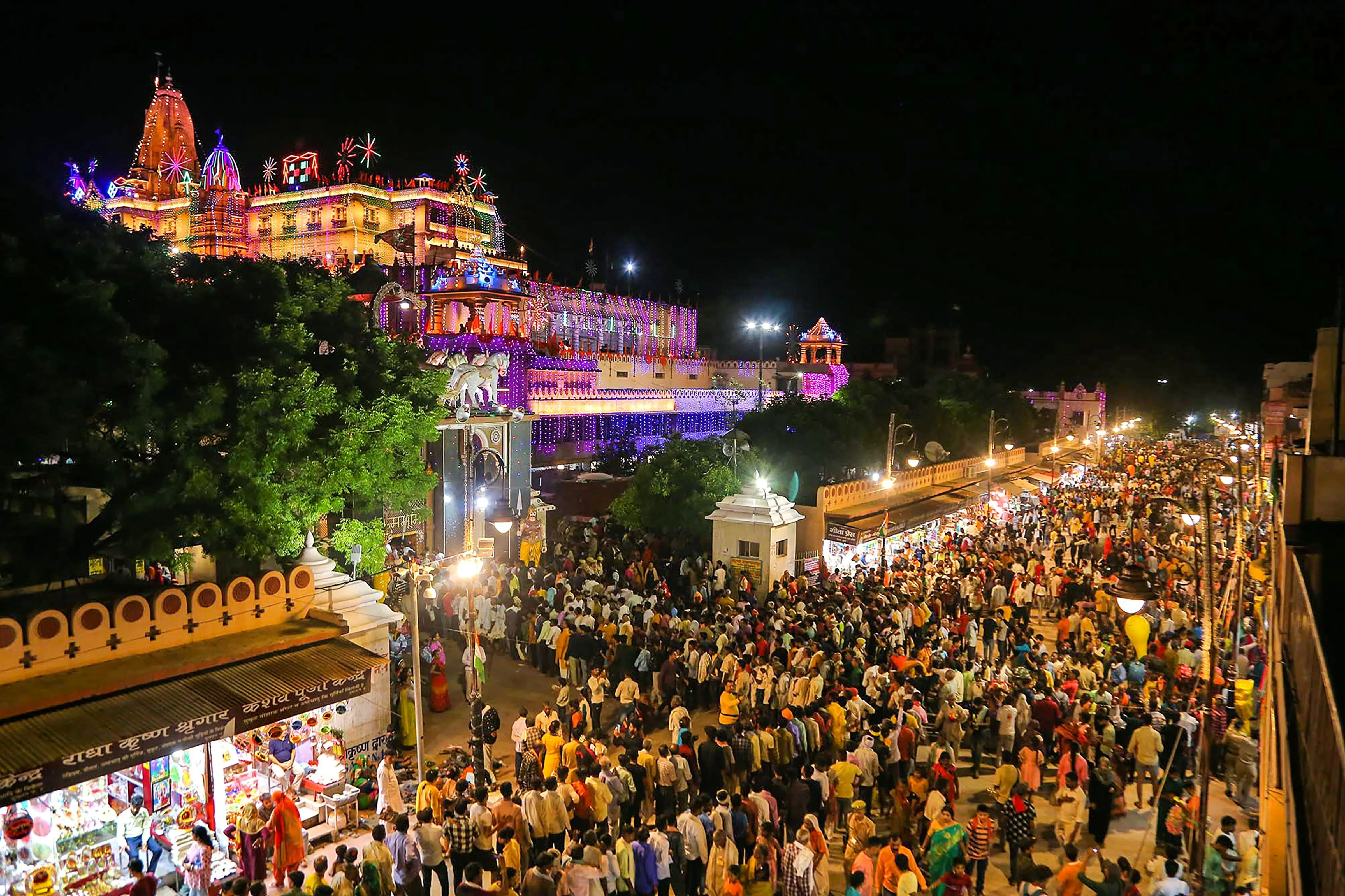 1908801752-krishna-janmashtami-2022-live-streaming-from-mathura-vrindavan