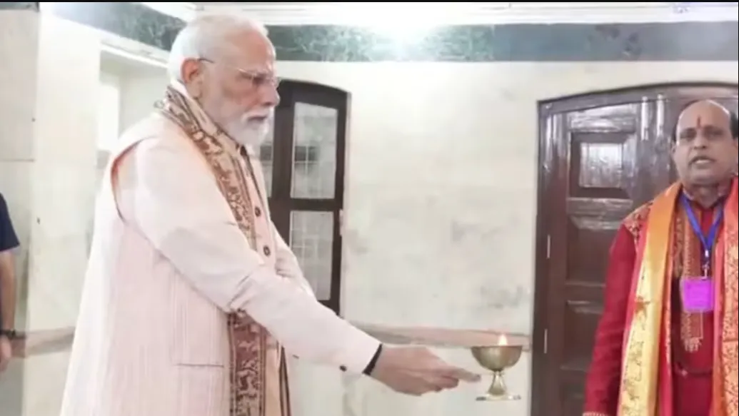 modi in durga puja