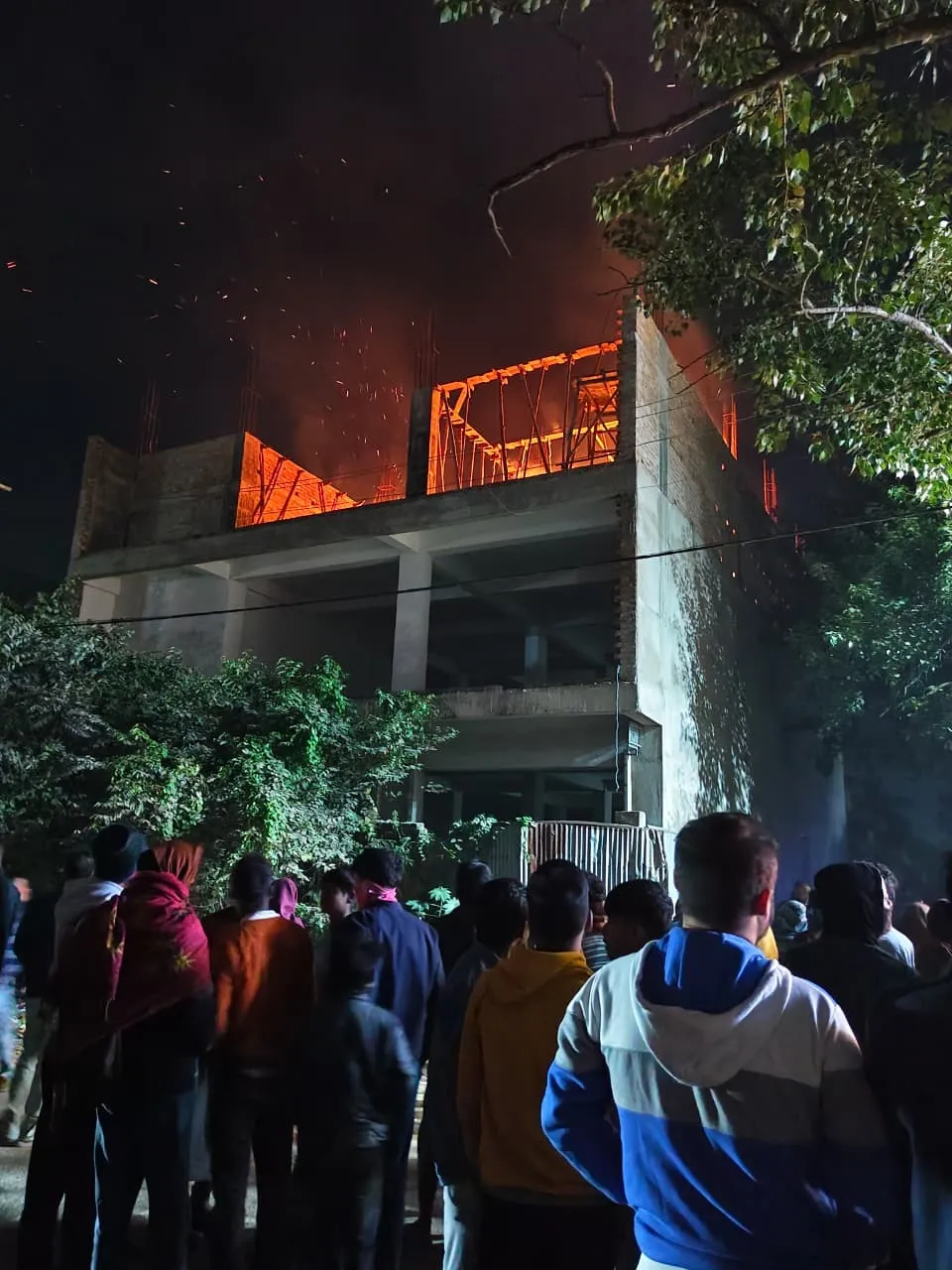 WhatsApp Image 2025-12-07 at 6.15.50 PM