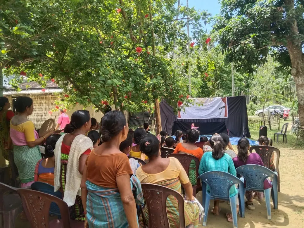 উদ্দেশ্যৰ সৈতে পুতলা নাচ: গোলাঘাটত জীৱন্ত হৈ উঠিল সুৰক্ষা প্ৰকল্প