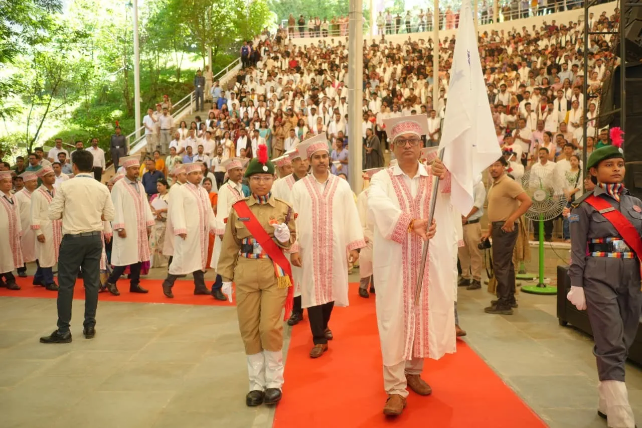 অসম ডাউন টাউন বিশ্ববিদ্যালয়ৰ দ্বাদশ সমাবৰ্তন সম্পন্ন