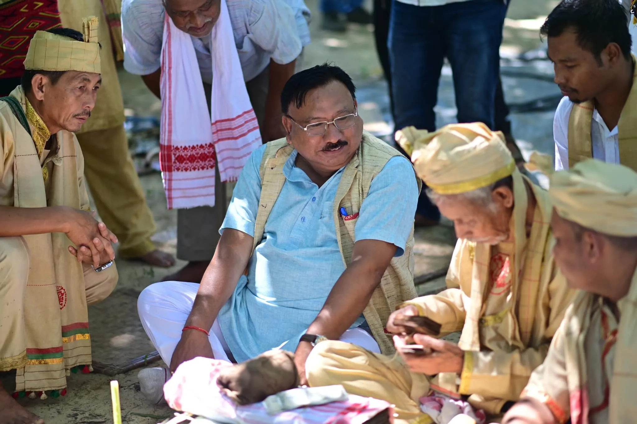 চৰাইদেউ লাংকুৰি দেওশালত পৰম্পৰাগত ৰীতি-নীতিৰে ডাম-ফী সম্পন্নঃ আধাৰশিলা স্থাপন