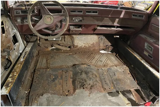 worlds-longest-car-rusted-interior-694616