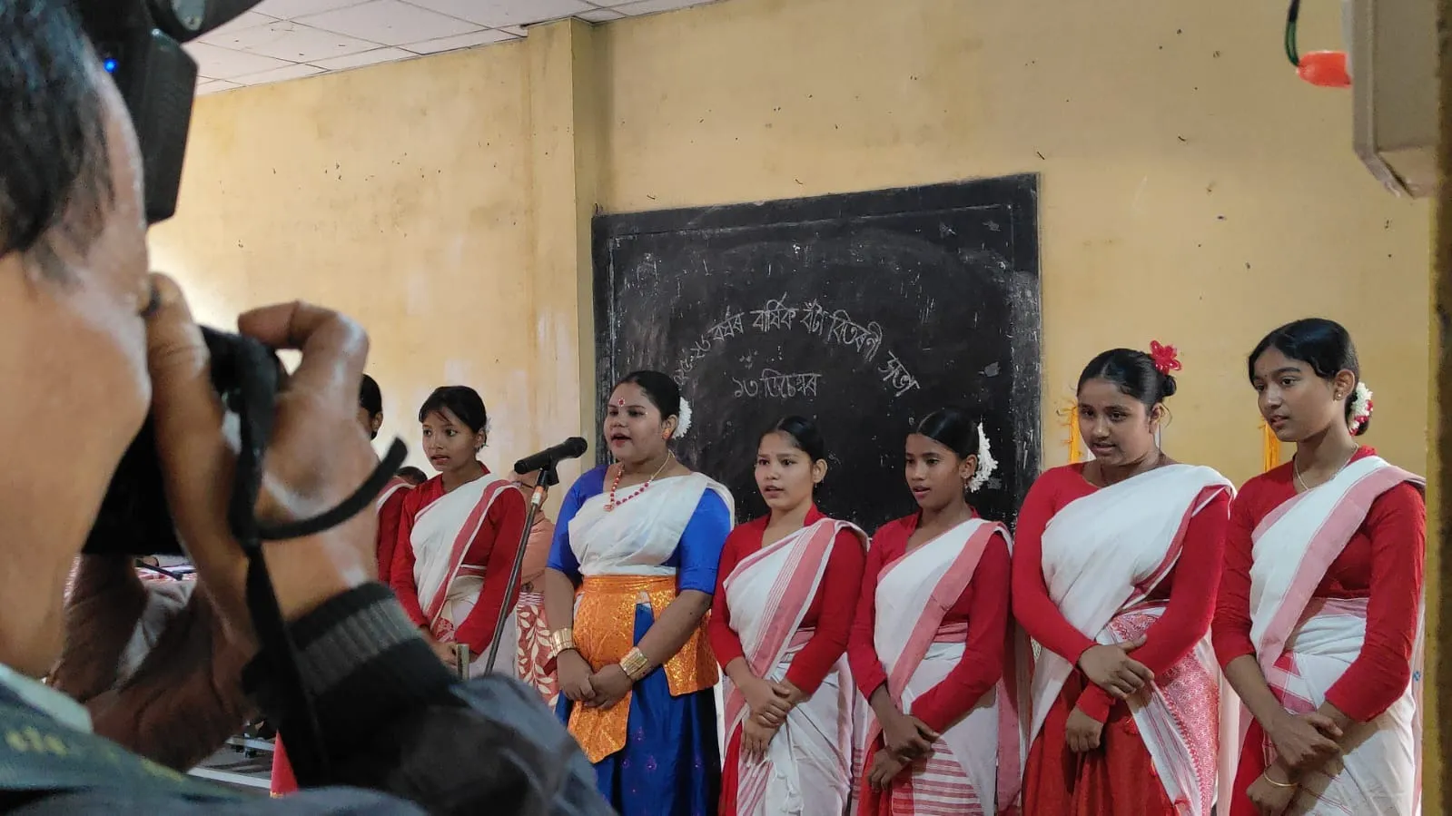 09918d2f-6d5e-4fed-baf7-d134e57a50a5