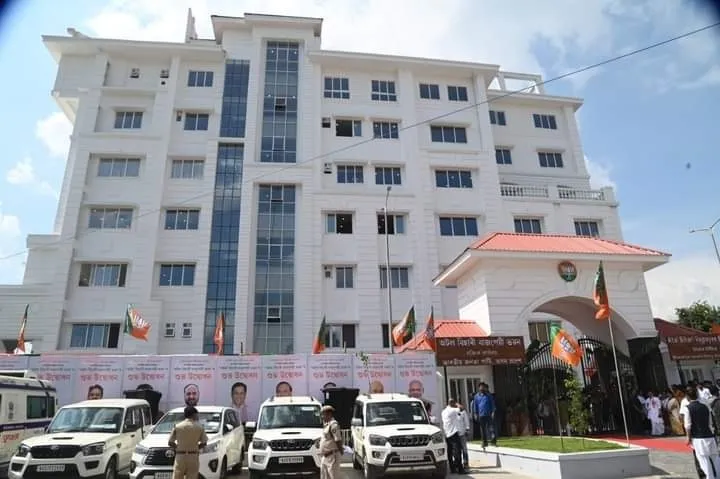 a2fb9936-0ec7-457e-8574-a84c6a2b56cb