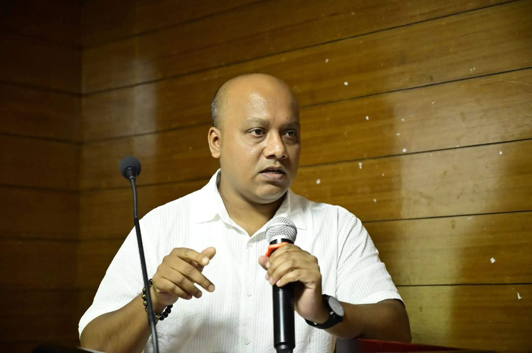 a634951a-cfb7-4bfb-a6e1-f53f204647cf