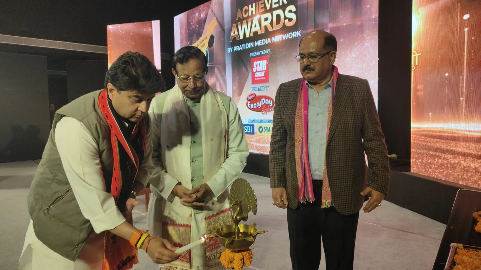 5dff98f3-8265-4c81-86b5-d33be549c0a1