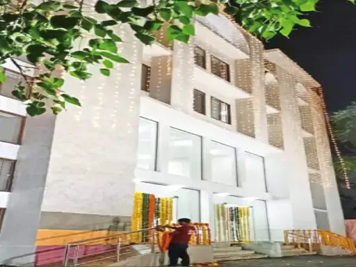 AJJAKS NEWW BUILDING