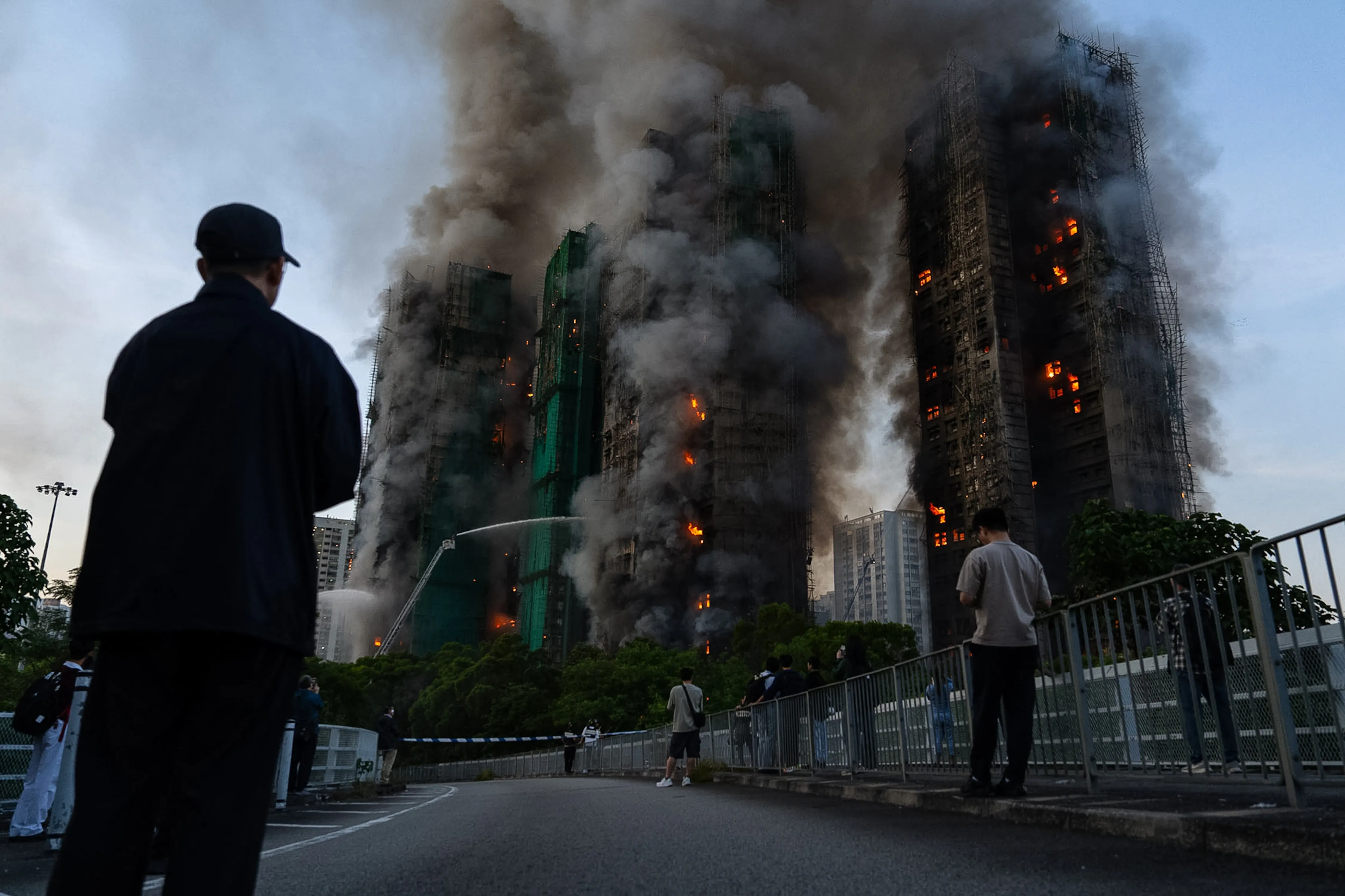hong-kong-fire-apartment-building-set-ablaze-