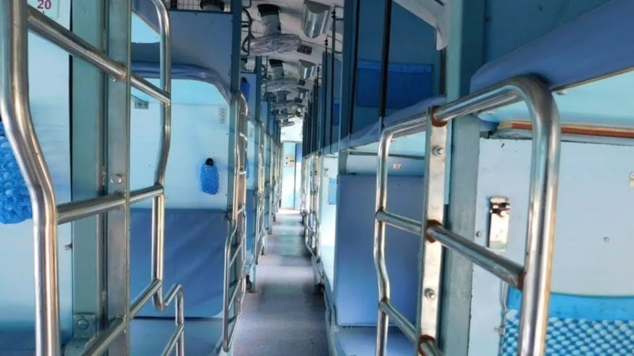 Sleeper Coach Bedroll (1)