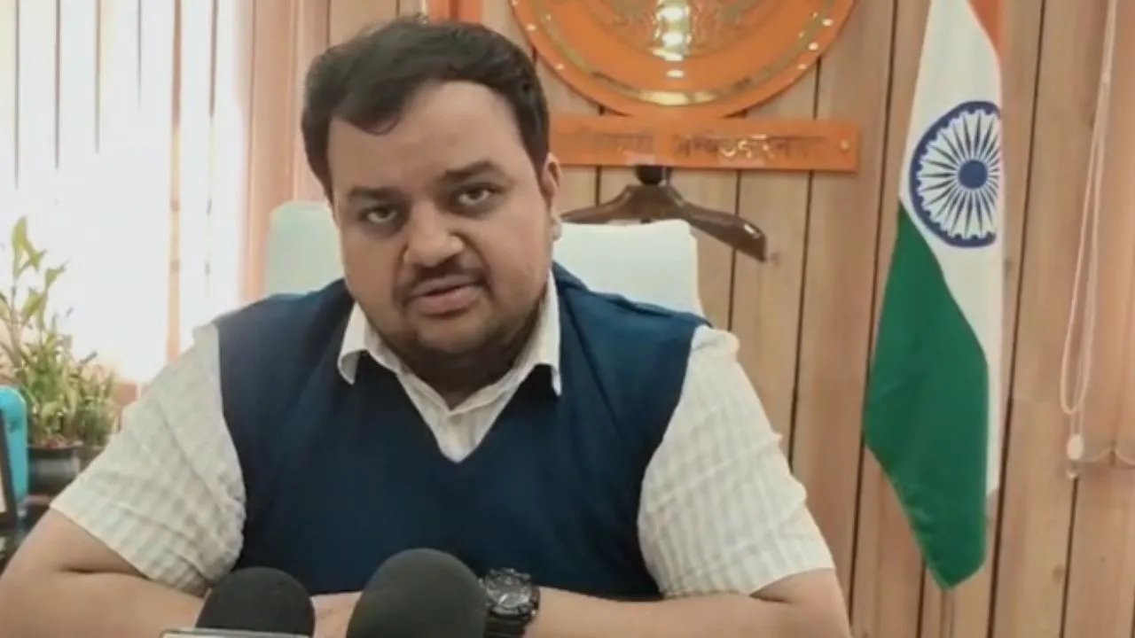 ambedkarnagar-voter-list-verification-5-lakh-voters-dm-notice-update hindi news zxc