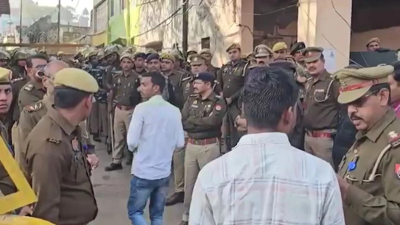 UP Security Alert Babri Masjid Anniversary mathura-sambhal-ayodhya-6-december hindi news zxc (2)