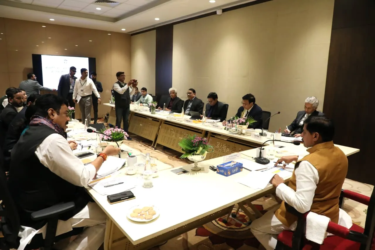 MP CM Mohan Yadav Khajuraho Review Meeting Gas 1