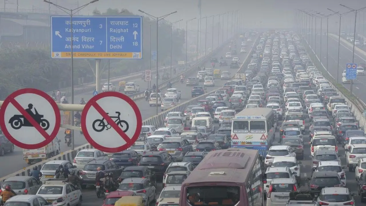 delhi-air-aqi-450-pollution-grap-4-applied-construction-ban-work-from-home hindi news zxc (1)