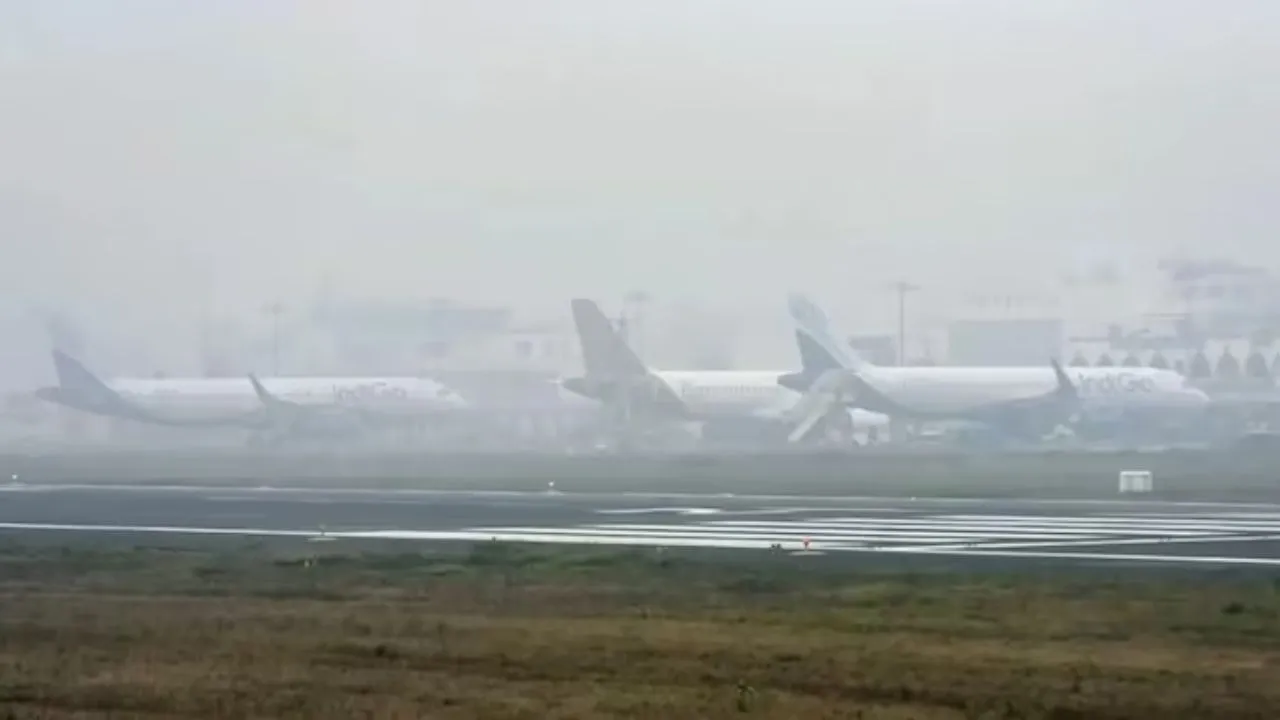 Delhi Aiport 130 flights cancel