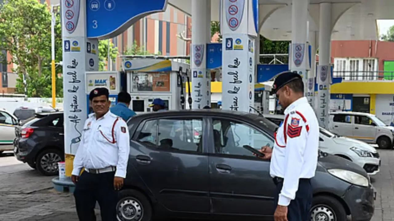 delhi-pollution-rule-no-petrol-without-puc-bs6-vehicles-ban  (1)