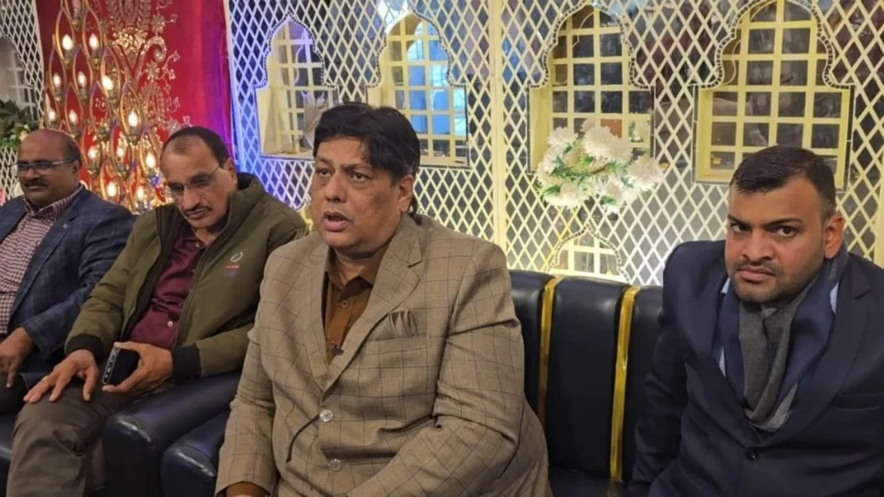 PWD Minister VS SDO Engineer