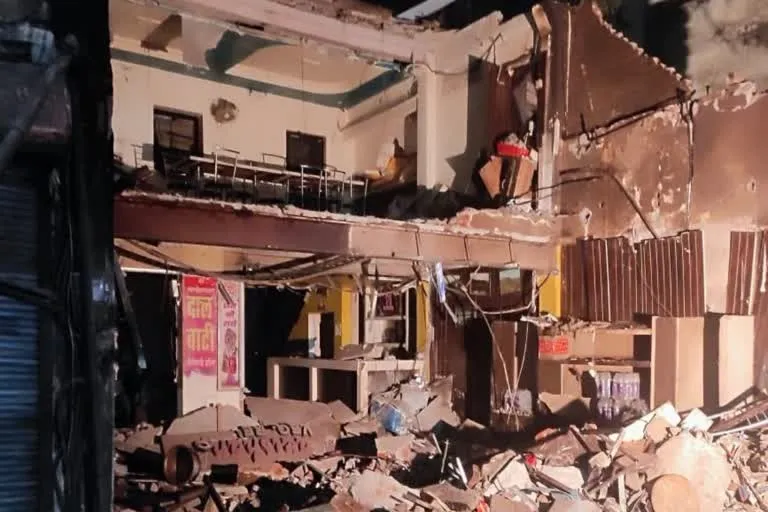 768-512-25387569-thumbnail-16x9-roof