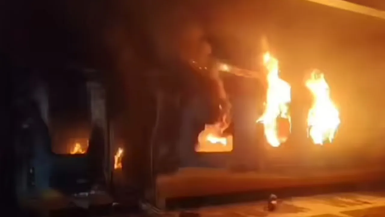 andhra pradesh train fire
