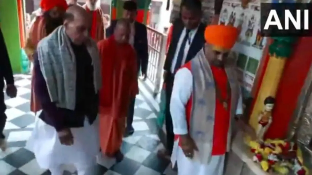 Defence Minister Rajnath Singh arrived at Hanumangarhi
